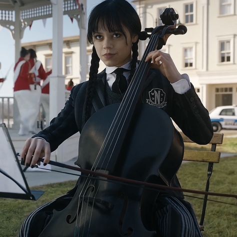 Wednesday Addams, Jenna Ortega, Hair