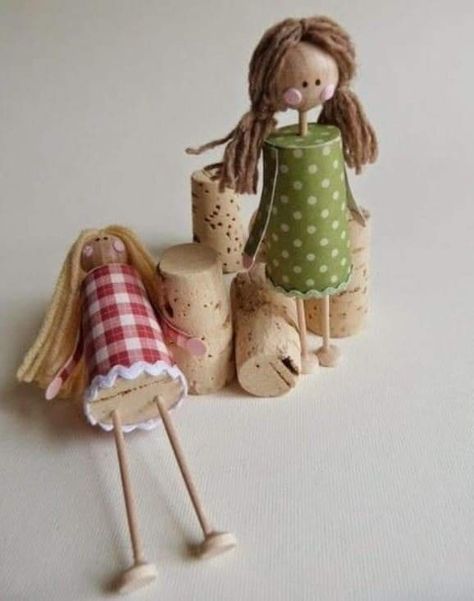 Wine Cork Dolls, Cork People, Cork Crafts Diy, Wine Cork Ornaments, Wine Cork Diy Crafts, Wine Cork Diy, Cork Ornaments, Doll Brooch, Cork Projects