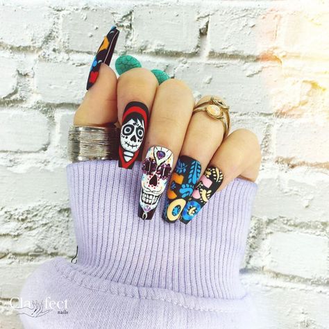 Disney Coco Nails, Yzma Disney Nails, Coco Movie Nail Art, Halloween Stiches Nails, Coco Nails, Madam Glam, Nail Art Disney, Disney Nails, Blue Nails