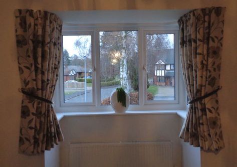 Small Bay Window Curtains, Square Bay Window Curtains, Bay Window Curtain Rail, Square Bay Window Ideas, Bay Curtains, Ceiling Mounted Curtain Track, Small Bay Window, Square Bay Window, Lounge Curtains