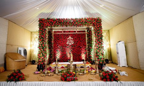 Stage deciration Traditional Stage Decoration For Wedding, Traditional Stage Decoration, Traditional Hindu Wedding Decor, Stage Decoration For Wedding, Hindu Wedding Stage, Hindu Wedding Decorations, Engagement Decor, Decoration For Wedding, Stage Decoration