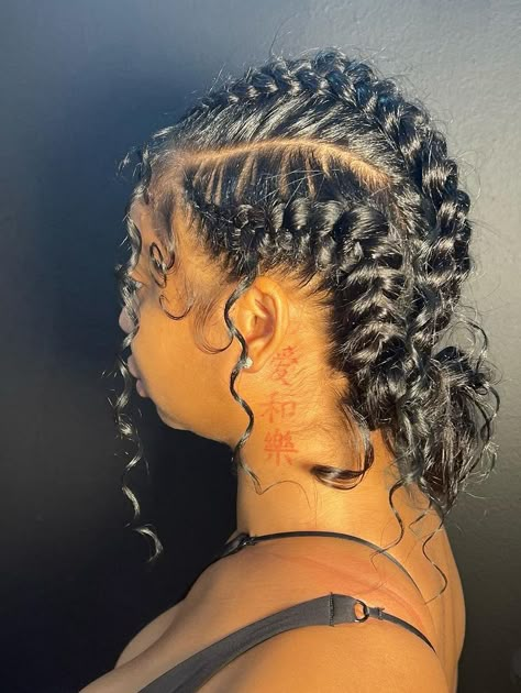 Cornrows With Hair Down, Loose Cornrows Braids, Butterfly Cornrows, Scalp Braids, Butterfly Braid, Two Braid Hairstyles, Cornrow Braids, Feed In Braids Hairstyles, Pretty Accessories