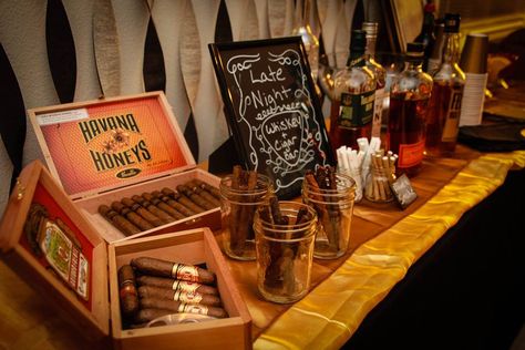 IF we can't afford a cigar roller......get them ourselves and have a cigar and whiskey bar at the party Mafia Party, Havana Party, Havana Nights Party, 30th Party, Whiskey Bar, 30th Bday, Cigars And Whiskey, 30th Birthday Parties, Snacks Für Party