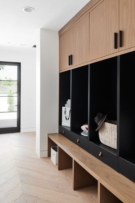 Neutral Mudroom, Black And Walnut, Mudroom Remodel, Casa Garage, Mudroom Cabinets, Mudroom Bench With Storage, Mud Room Entry, Mudroom Bench Ideas, Bench Mudroom