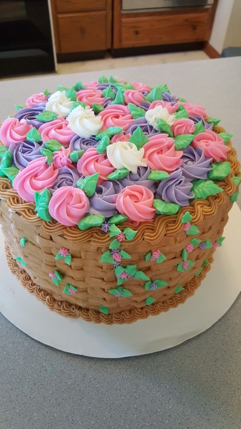 My Basket Weave Cake!! Basket Weave Cake, Flower Basket Cake, Easter Basket Cake, Cake Basket, Learn Cake Decorating, Basket Cake, Patterned Cake, Spring Cake, Decadent Cakes