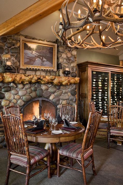 RUSTY PARROT LODGE & SPA JACKSON, WYOMING, USA, Wild Sage Wyoming Ranch, Restaurants Near Me, Jackson Wyoming, Small Luxury Hotels, Romantic Restaurant, Cottage Cabin, Fun Places To Go, Countries To Visit, Luxury Retreats