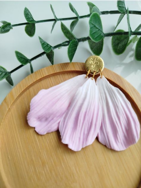 Long earrings with flower petals, ceramic Polymer Clay Bracelet Bangles, Flower Petal Earrings, Polymer Clay Flower Jewelry, Diy Earrings Polymer Clay, Petal Earrings, Polymer Clay Bracelet, Metal Clay Jewelry, Earrings Clay, Polymer Clay Diy