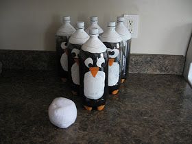 Pingu bowling game Penguin Birthday Party, Penguin Theme, Penguin Birthday, Penguin Craft, Christmas Carnival, Penguin Party, Winter Onederland Party, Winter Parties, Winter Festival