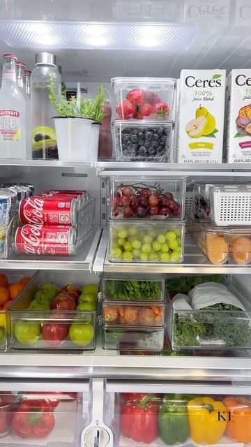 Healthy Fridge, Peti Sejuk, Desain Pantry, Kitchen Organisation, Refrigerator Organization, Fridge Organization, Healthy Food Motivation, حلويات صحية, Aesthetic Food