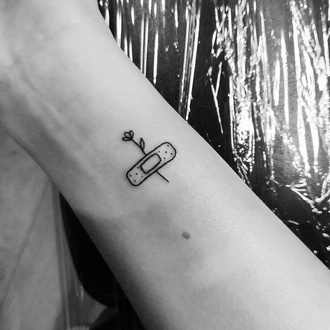 Small Simplistic Tattoos, Minimalist Tattoo Meaning, Tato Jari, Pola Tato, Tattoo Line, Tato Henna, Tattoos Geometric, Geniale Tattoos, Minimalist Tattoos