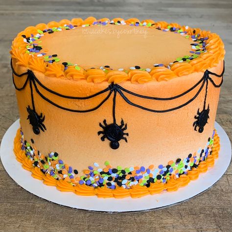 Candy Corn Birthday Cake, Easy Fall Decorated Cakes, Halloween Cake Decorating Ideas Simple, Tiered Halloween Cake, Small Halloween Cakes Ideas, Halloween Layer Cake, Cute Halloween Cake Ideas, Fall Cake Designs Easy, October Cake Ideas