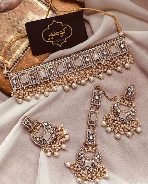 Pakistani Jewelry Sets, Crochet Cable Knit, Pakistani Necklace, Bridal Jewelry Ideas, Desi Jewellery, Bridal Jewelry Sets Brides, Wedding Jewelry Sets Bridal Jewellery, Bridal Jewellery Inspiration, Pakistani Bridal Jewelry