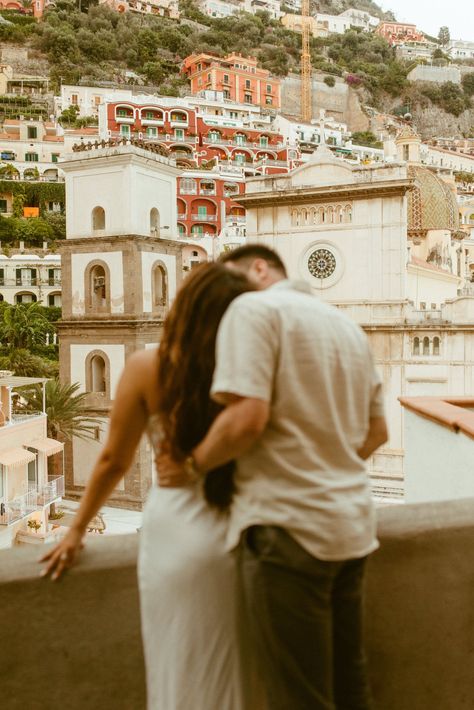 amalfi coast wedding photography on a boat in positano, italy Amalfi Coast Couple Photography, Italy Engagement Photos Amalfi Coast, Positano Italy Photo Ideas, Positano Italy Couple, Positano Couple Photo, Cinque Terre Engagement Photos, Italy Proposal Amalfi Coast, Positano Wedding Photos, Proposals In Italy