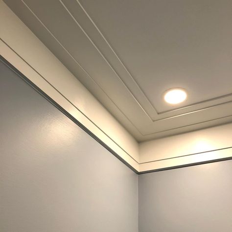 8 Modern Crown Molding Designs and Ideas | The Family Handyman Big Crown Molding Ideas, Craftsman Crown Molding, Farmhouse Crown Molding, Ceiling Molding Ideas, Modern Crown Molding, Ceiling Crown Molding, Molding Ceiling, Cornice Design, Ceiling Trim