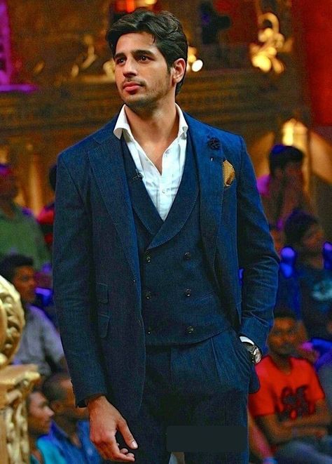 Sid Malhotra, Siddharth Malhotra, Ek Villain, Hey Handsome, Boy Best Friend, Actors Images, Love Songs Lyrics, Hot Actors, Handsome Actors