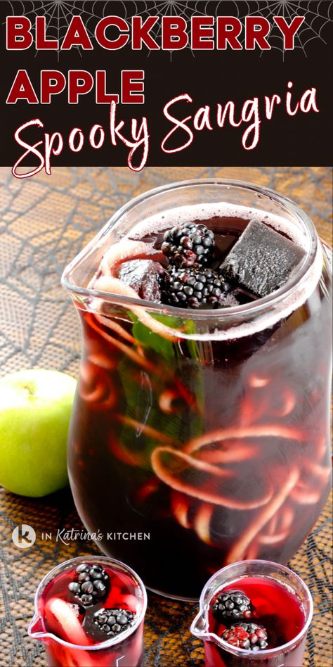 Spooky Sangria, Halloween Drinks For Kids, Halloween Appetizers For Adults, Halloween Food For Adults, Apple Sangria, Halloween Party Drinks, Hocus Pocus Party, Sangria Recipe, Halloween Appetizers