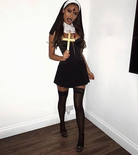 Scandoulous Halloween Costumes, Halloween Inspo Pics, The Nun Halloween Costume, Scary Woman Halloween Costumes, Bad Girl Halloween Costumes, Disfraz Halloween Mujer Aesthetic, Hot Nun Halloween Costumes, Disfraces Hot Halloween, Scary Hot Halloween Costumes