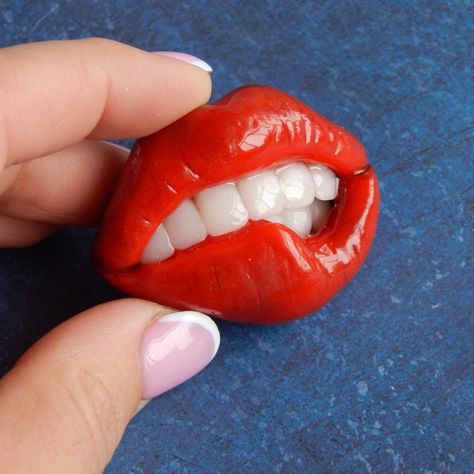 Sexy red lips brooch😍 Polymer Clay Lips, Clay Lips, Lips Pin, Clay Characters, Dental Jewelry, Lip Jewelry, Fimo Jewelry, Wood Ring Box, Valentines Cupcakes