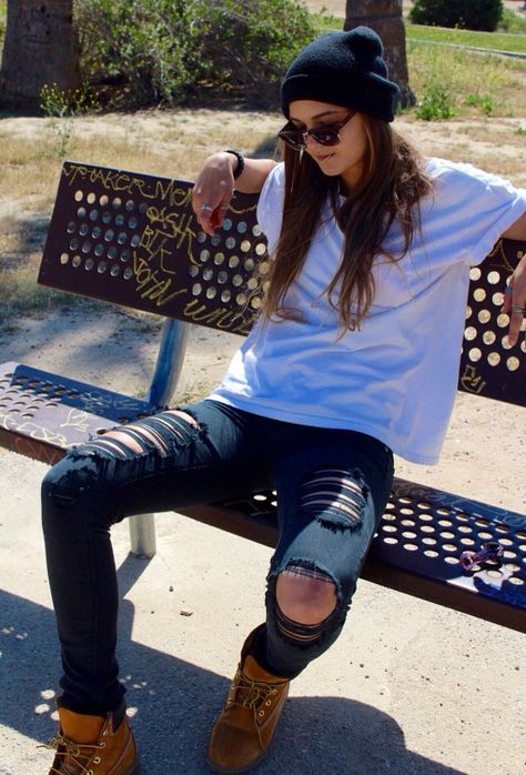 Street style Tomboy Chic Outfits, Cute Tomboy Outfits, Black Mode, Tomboy Outfit Ideas, Lesbian Outfits, Estilo Tomboy, Lesbian Fashion, Tomboy Chic, Pastel Outfit