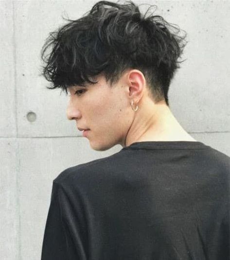 Messy KPop Undercut Style Block Haircut, Two Block Haircut, Korean Haircut, Men Haircut Curly Hair, Asian Haircut, Asian Men Hairstyle, Wavy Hair Men, Kpop Hair, Men Haircut Styles