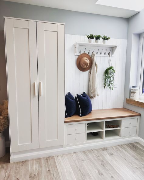 Hallway Entrance Ikea Hack Cubbies Mudroom, Mudroom Remodel, Mudroom Storage Bench, Mudroom Bench Seat, Ikea Hallway, Ikea Wardrobe, Mudroom Bench Plans, Diy Mudroom Bench, Mudroom Decor