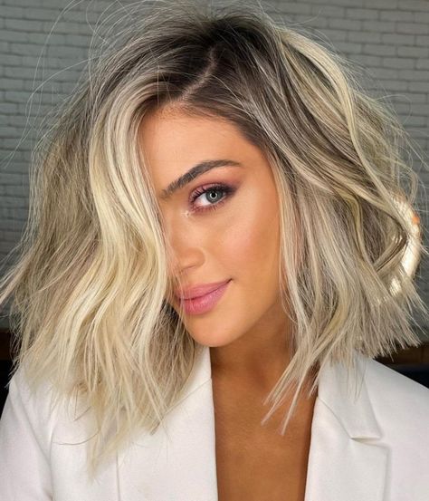 Tousled Long Blond Bob with Dark Roots Ash Blonde Short Hair, Short Blonde Bobs, Short White Hair, Short Hair Highlights, Medium Blonde Hair, Blonde Lob, Messy Bob, Silver Blonde Hair, Blonde Bob Hairstyles