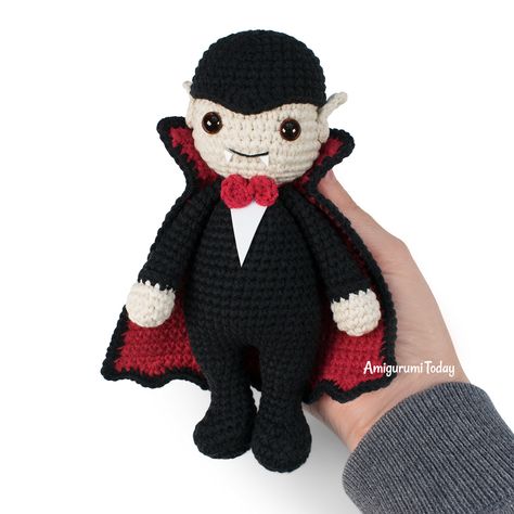 This Cuddle Me Vampire is an ideal companion for Halloween spooky fun! 😈🎃🍬 Make this adorable guy with our crochet pattern ➡️ https://amigurumi.today/halloween-amigurumi-cuddle-me-vampire-crochet-pattern/ Vampire Crochet, Amigurumi Fox Pattern, Stitch Head, Amigurumi Today, Crochet Lion, Crochet Panda, Halloween Crochet Patterns, Crochet Dragon, Crochet Elephant