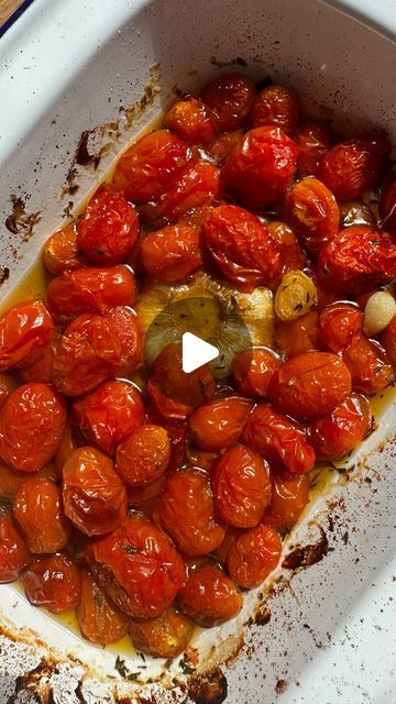 ZOE | Nutrition | Our favourite summer fruit? It has to be tomatoes. 🍅

And this is one of the most delicious and possibly healthiest ways to enjoy them.

By... | Instagram Zoe Nutrition, Confit Tomatoes, Yoghurt Bread, Salads Pasta, Summer Snacks, Virgin Olive Oil, Breakfast Bowls, Summer Fruit, Extra Virgin