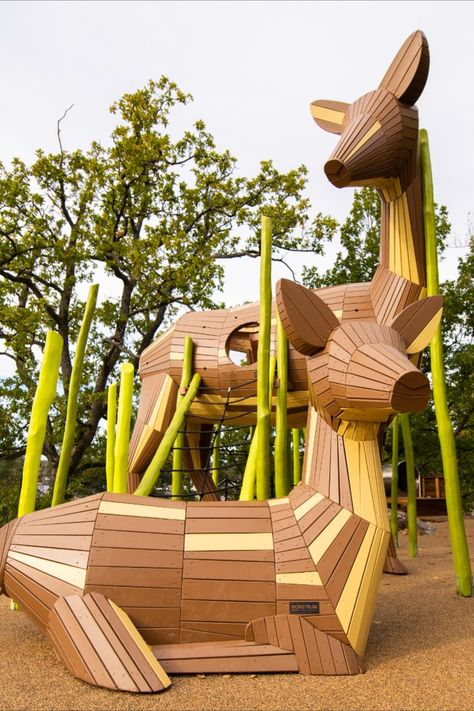 A mother and baby deer wooden sculptures at playground in Norway. Kristiansand Norway, Wooden Playground, Urban Playground, Playground Slide, Pocket Park, Tree House Kids, Kids Play Kitchen, Children Park, Kristiansand