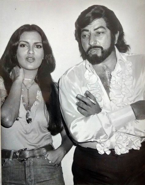 #HappyBirthday #ZeenatAman #BollywoodFlashback #AmjadKhan #rare #muvyz111918 Amjad Khan, Gabbar Singh, Zeenat Aman, History Pics, Old Film Stars, Bollywood Films, Film World, Bollywood Pictures, Retro Bollywood