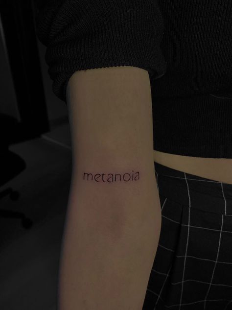 Tattoo metanoia, black and white arm tattoo Metanoia Aesthetic, Psychotic Wallpaper, Psychology Tattoo Minimalist, Healing Process Tattoo, Text Tattoo Arm, Psychology Tattoo, Healing Symbol, Tattoo Text, Music Tattoo Designs