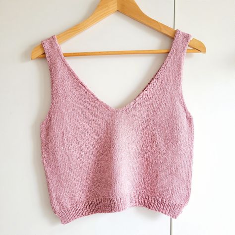 PROJECTS Two Summer Tops Knitted Tank Top Pattern Free, Knit Tank Top Pattern, Tank Pattern, Tank Top Pattern, Sport Weight Yarn, Knit Tank Top, Top Tank, Summer Knitting, Stockinette Stitch