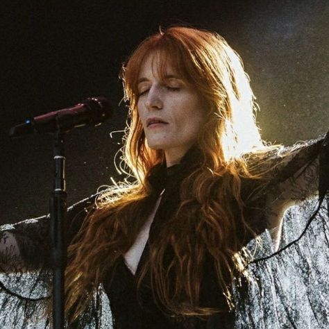 Hozier Icon, Florence + The Machine, Florence Welch Aesthetic, Florence And The Machine Aesthetic, Florence Welsh, Florence Welch Style, Florence And The Machine, Play That Funky Music, Florence Welch