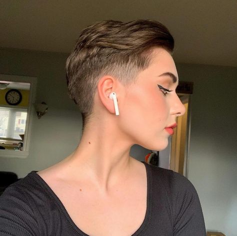 100+ Very Short Haircuts for 2024 - Really Cute Short Hair for Women - Rose idea Unique Short Haircuts, Short Hair Shaved Sides, Very Short Hairstyles For Women, Short Hair For Women, Very Short Hairstyles, Layered Haircut Ideas, Cute Short Hair, Really Short Hair, Very Short Haircuts