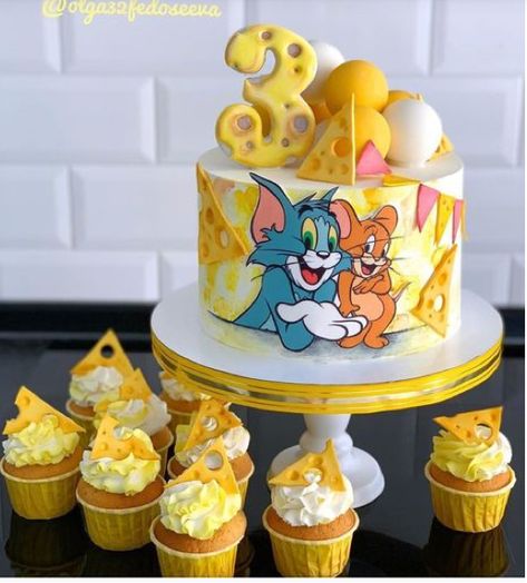 Tom And Jerry Theme Cake, Tom And Jerry Cake, 7th Birthday Cakes, Jerry Cartoon, Tom Et Jerry, Tom And Jerry Cartoon, Tom Y Jerry, Nursery Room Design, Cupcake Party