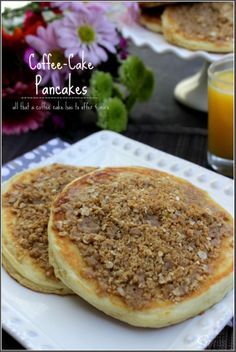 Coffee Cake Pancakes - everything a coffee cake has to offer & more. Simple, sweet and delicious. Classic Coffee Cake, Cake Pancakes, Oatmeal Pancakes, Pumpkin Pancakes, Weekend Breakfast, Pancakes And Waffles, Breakfast Time, Breakfast Treats, Pancake Recipe