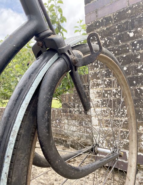 Steampunk Bike, Gas Powered Bicycle, Wooden Bicycle, Powered Bicycle, Antique Bicycles, Bicycle Workout, Bicycle Pedals, Old Bicycle, Cycle Car