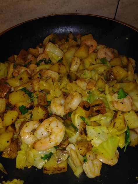 Shrimp And Red Potatoes Recipes, Red Potato Recipes, Sauteed Potatoes, Small Red Potatoes, Mini Potatoes, Sauteed Shrimp, Potato Onion, Shrimp Recipe, Mexico Vacation