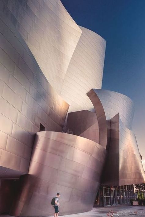 Deconstructivism Architecture, Frank Gehry Architecture, Gehry Architecture, Deconstructivism, Walt Disney Concert Hall, Frank Gehry, Unique Architecture, Zaha Hadid, Concert Hall