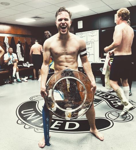 The Hairy Horan on Twitter: "Soccer aid this weekend! Hoping for Olly Murs to give more moments like these 🤤 https://t.co/A5NpHv0dBp" / Twitter Paddy Mcguinness, Robbie Keane, Lee Mack, Kevin Pietersen, Nicky Byrne, Soccer Aid, Michael Owen, Olly Murs, England Players