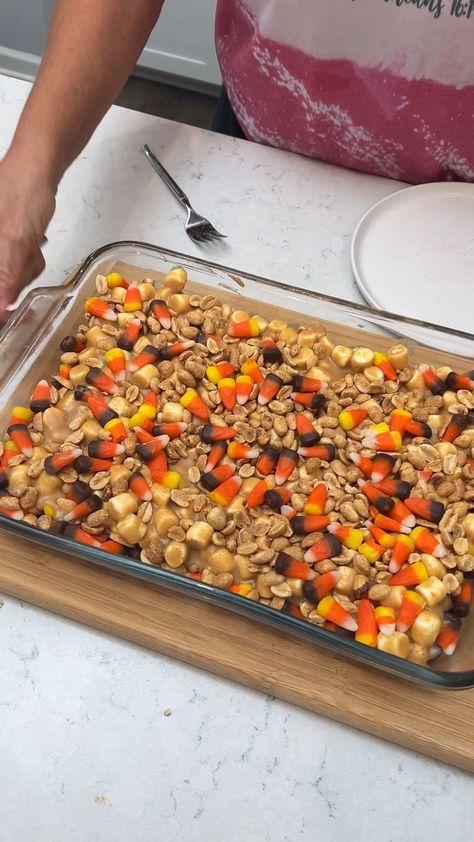 Candy Corn Casserole, Dry Roasted Peanuts And Candy Corn, Rotisserie Chicken Recipes Healthy, Charles Parks, Butterscotch Bars, Fun Holiday Food, Bake Christmas, Sweet Condensed Milk, Halloween Snack