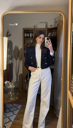 Old Money Looks Winter, Modern Princess Aesthetic Outfit Casual, Elegant Mirror Selfie, Classy Modern Outfits, Winter Outfits 2024, Outfit Ideas Winter, White Pants Outfit, Pakaian Feminin, Professional Outfits Women