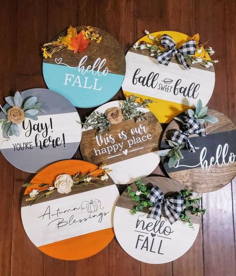 Cricut Gifts For Moms, Cricut Hanging Decor, Diy Sign Ideas Crafts, Dollar Tree Round Wood Signs, Dollar Tree Wood Circle Crafts, Chalk Couture Ideas On Wood, Chalkcouture Ideas, Fall Round Wood Signs, Round Sign Ideas