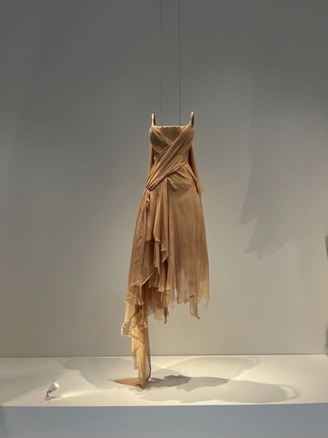 From the exhibition Alexander McQueen : L’art rencontre la mode at the Musée national des beaux arts du Québec in Quebec City #fashion #alexandermcqueen #museum #quebec #canada Dune Outfit, Dune Dress, City Fashion, Quebec City, Quebec Canada, The Exhibition, Rich Girl, Stage Outfits, Fashion Inspo Outfits