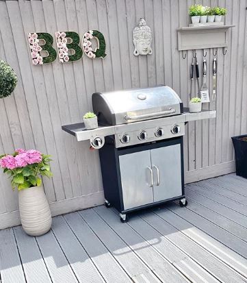 How to Build a Perfect, Low Maintenance Garden Deck 8 Garden Bbq Ideas, Small Bbq, Outdoor Bbq Area, Garden Deck, Back Garden Design, Aesthetic Living Room, Barbecue Area, Garden Bbq, Bbq Kitchen