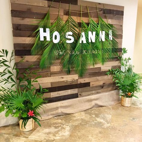 Palm Sunday backdrop, photo wall, display, the king is coming, messages that matter for to the glory of God, Easter, Hosanna, Palms, tropical, bromeliad, church Easter decor, florals, gold lettering, pallet wall Nail Easter, Easter Photo Booth, Easter Photo Backdrop, Palm Sunday Decorations, Brunch Easter, Church Foyer, Church Lobby, Church Christmas Decorations, Church Altar Decorations