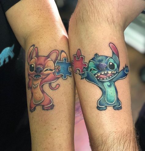 Tato Artist, Simple Tato, Disney Sister Tattoos, Disney Couple Tattoos, Tattoo Ideas For Couples, Disney Stitch Tattoo, Ant Tattoo, Couple Disney, Him And Her Tattoos