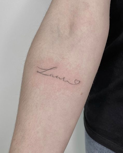 Liam Name Tattoo Design, Luis Name Tattoo, Luna Name Tattoo, Liam Tattoo, Luna Name, Tatto Name, Tato Nama, Best Neck Tattoos, Simple Arm Tattoos