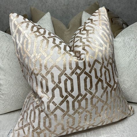 How To Make Chunky Crochet Cushion Cover Free Pattern ||Easy Crochet Cushion Tutorial Copper Cushions, Beige Pillow Covers, Geometric Cushions, Luxury Pillows, Beige Pillows, Gold Cushions, Luxury Cushions, Gold Champagne, Gold Pillows