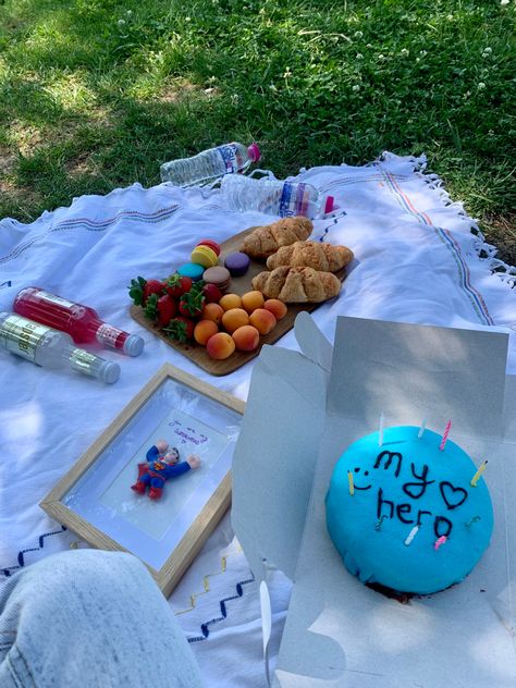 #picnic #picnicideas #birthday #birthdaypartyideas #birthdayboy #boyfriendbirthdaygifts #cakeideas Birthday Picnic Boyfriend, Birthday Picnic For Boyfriend, Picnic For Boyfriend, Boyfriend Picnic, Birthday Picnic, Picnic Birthday, Picnic Date, Boyfriend Birthday, Birthday Gifts For Boyfriend